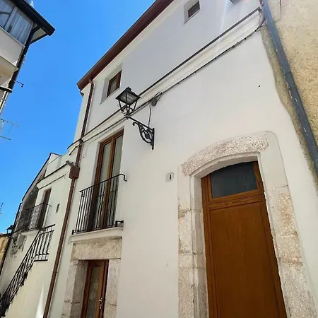 Il Vicolo Presso Lu Buche' San Giovanni Rotondo