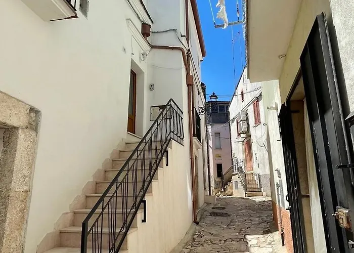 Il Vicolo Presso Lu Buche' San Giovanni Rotondo