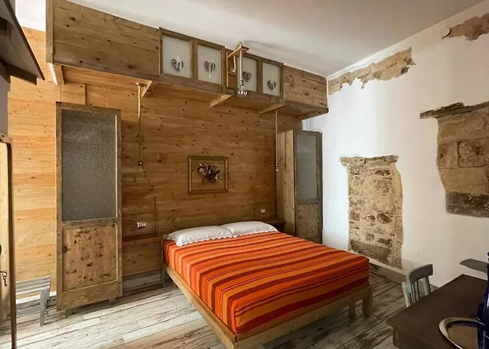 Il Vicolo Presso Lu Buche' 3*