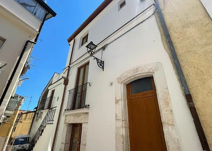 Il Vicolo Presso Lu Buche' San Giovanni Rotondo